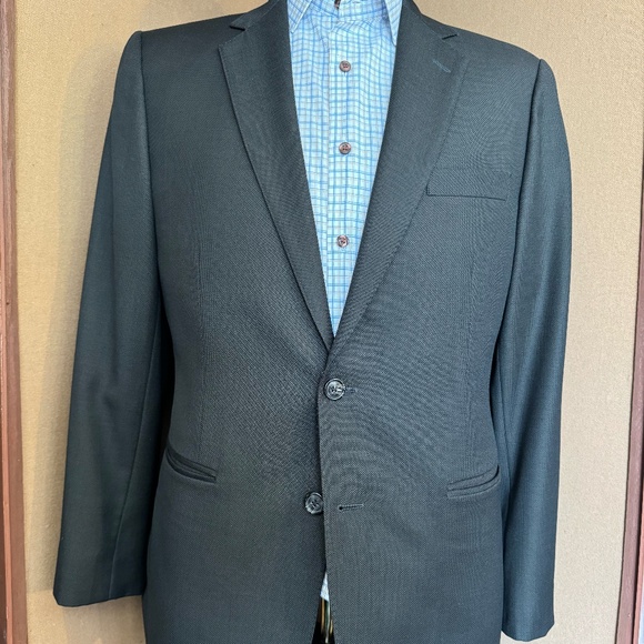 Size 40 dark Olive nail head notch lapel 2 button 2 piece suit - Picture 1 of 5